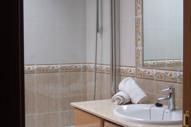 http://En%20suite%20bathroom
