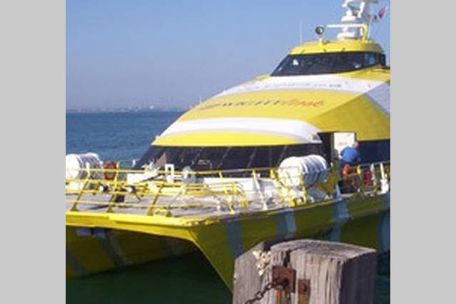 http://Ferry%20to%20Isle%20of%20Wright%20near%20by.