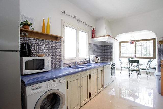 http://Top%20floor%20fully%20fitted%20kitchen