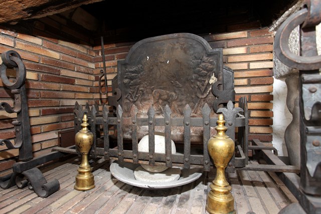 http://Top%20floor%20lounge%20with%20a%20fire%20place