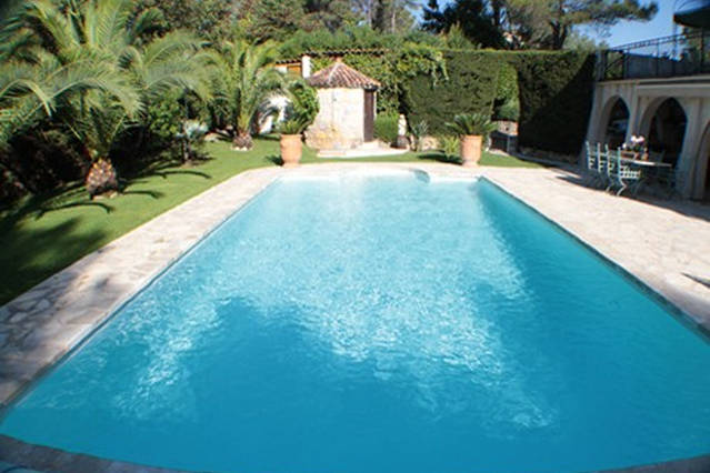 http://Heated%20swimming%20pool