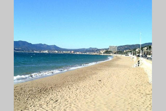 http://Another%20beach%2012%20km%20away
