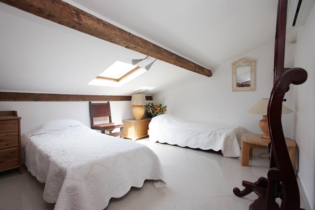 http://Top%20floor%20bedroom%20no%203